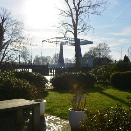 'Room Eleven' aan de Vecht Vreeland Buitenkant foto